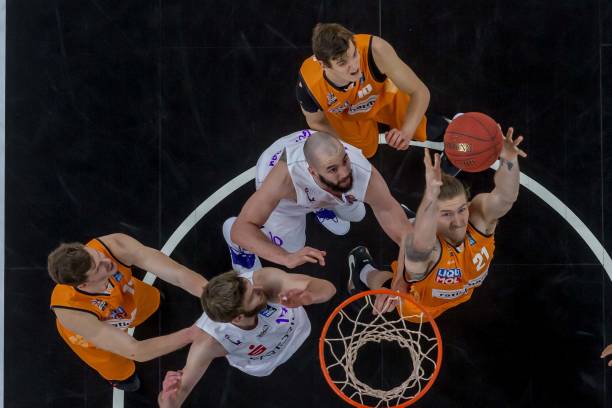 应重点出击 应重点出击