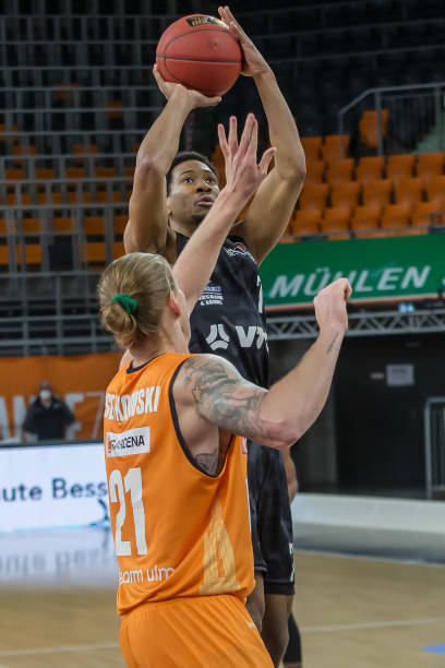 个年轻球员 个年轻球员